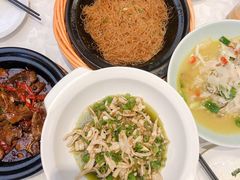 -阿瓦山寨·湘菜现炒·剁椒鱼头王(咸阳总店)