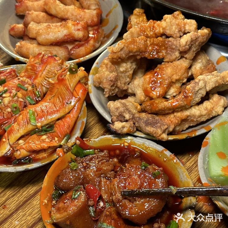 这才是重庆本地人真正喜欢吃的社区老火锅！