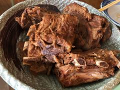 特色大铁锅烀腔骨-95号酱骨·一块豆腐(展春园西路店)