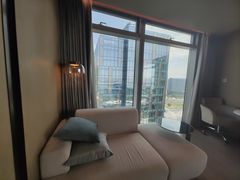 -深圳国际会展中心希尔顿酒店(前海华发冰雪世界店)