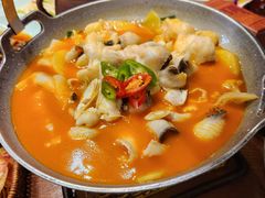 -老滇山寨•云南特色菜•地方菜•民族风情歌舞表演(金碧店)