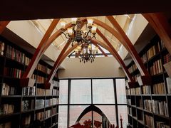 -钟书阁(松江泰晤士小镇店)