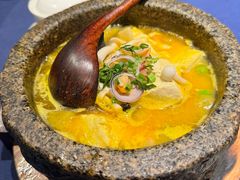 维园特色石锅豆腐-维园悦谱·海派家常菜(乌鲁木齐南路店)