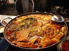 部队锅-MI WU FACTORY米屋美食工厂餐厅(绿地店)