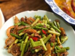 蒜苔-胡桃里音乐酒馆(白云五号T5 MALL店)