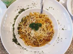 -Chom Cafe and Restaurant