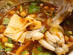 -鸿顺老铁锅美蛙鱼府(解放碑店)