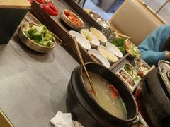 -围炉肉舍•炭烤活鳗•丹东海鲜烤肉(步行街店)