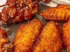 -何妹湿辣牛肉·粤式烧烤砂煲(桂雅路店)