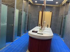 -丽华大酒店健身游泳馆