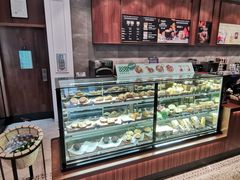 面包甜点陈列柜-星巴克臻选(广州沙面店)