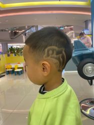 -爆米花儿童美发乐园