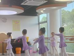 -小荧星艺校(浦东中环分校)