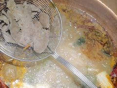 -洱火云南酸菜牛肉火锅(石景山当代商城店)