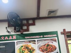 -湖南人家湘菜馆(镇江路店)