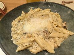 -玛格萝妮比萨屋(四平店)