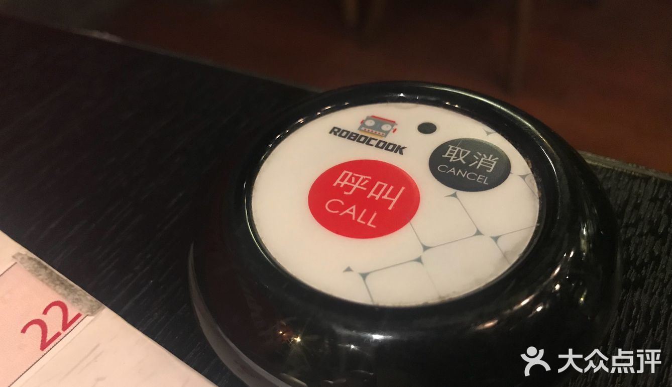 被小伙伴种草的这家店，蛮有工业风的一家店，六楼远远的
