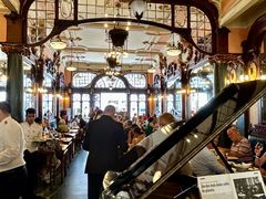 -Majestic Café