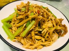 脆笋炒肉丝-全聚贤餐厅·湖北家常菜(沙湖店)
