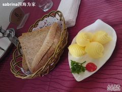 全麦面包黄油-小白桦西餐厅