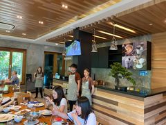 -Chom Cafe and Restaurant