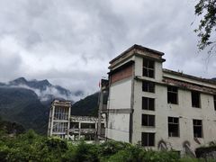 -四川汶川特大地震漩口中学遗址