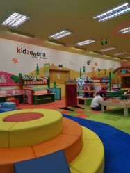 -莫莉幻想儿童乐园(武汉经开永旺店)
