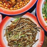 来勒家吃饭没得点道行可不行