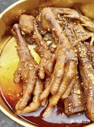 来成都bi吃的正宗卤鸡爪，一口沦陷！