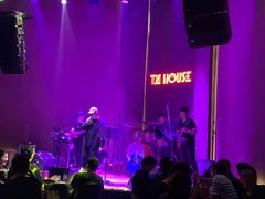 -TZ House音乐现场(来福士中心店)