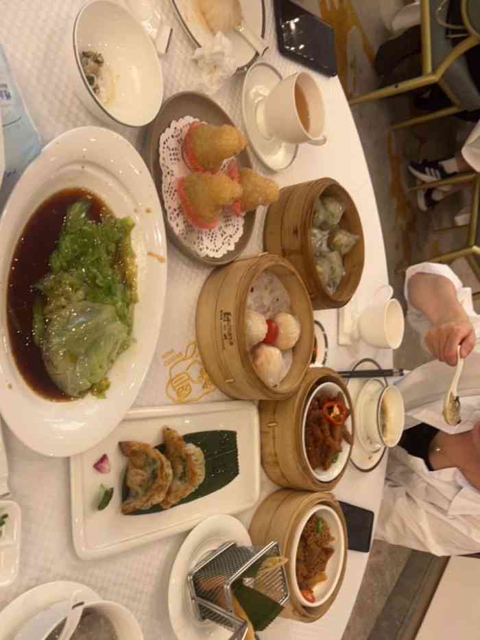 明公馆大酒楼(洪浪北店)-"就在家楼下,周末要喝早茶很方便,平时也经.