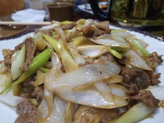 葱爆羊肉-西域老马美食(常营未来域店)