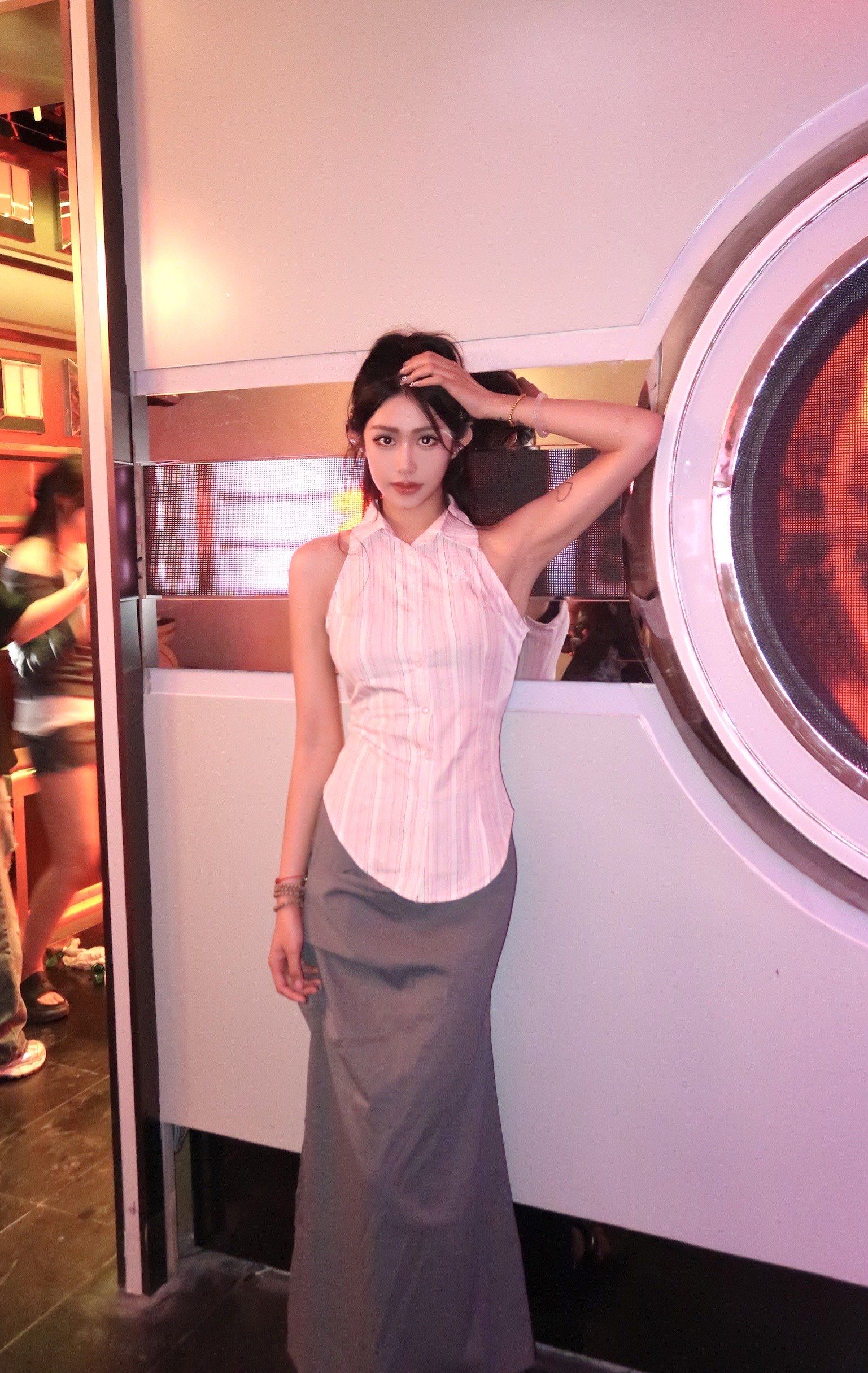 郑州又新晋一酒吧 美女云集