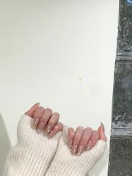 -灰姑娘美甲美睫馆