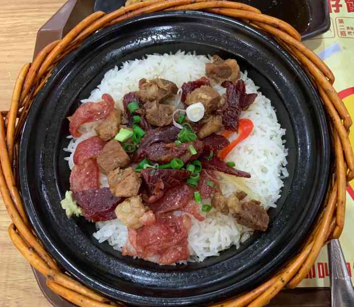 煲掌柜·金牌煲仔饭(大润发店)-"西乡塘动物园旁边这个大润发一楼这里
