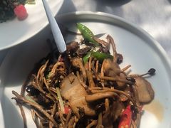 -吴越荣记苏州菜·松鼠桂鱼100%活鱼现做(斜塘老街店)