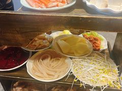 -肖肖酸萝卜鱼火锅(总店)