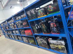 -逝水玩具折扣店