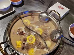 -龙巢盱眙龙虾·鸡煲·烧烤宵夜(坪洲店)