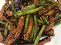豆角烧茄子-东就鸭饭店·古早海南菜(滨海店)