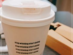 -M Stand(港汇恒隆广场店)