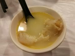 -鲜入围煮花胶鸡海鲜火锅