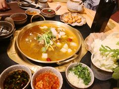 -顶顶汤火牛排火锅·经典铜锅涮肉