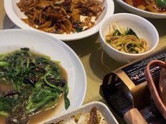 -关东小磨东北菜(上海长风大悦城店)
