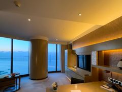 -大连君悦酒店 · VIVA(星海广场店)