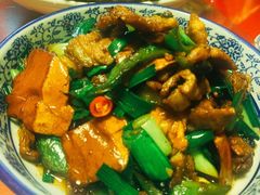 杭椒炒肉片-国生茶庄·地道农家菜团建活动
