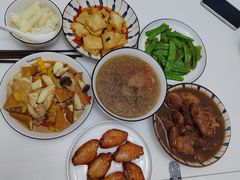 -爱的果实月嫂育婴师(世纪东方店)