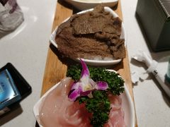 -墨居上隐·院子里火锅(峨眉店)