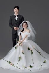 -喜爱高定婚纱摄影