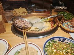 -洱火云南酸菜牛肉火锅(石景山当代商城店)